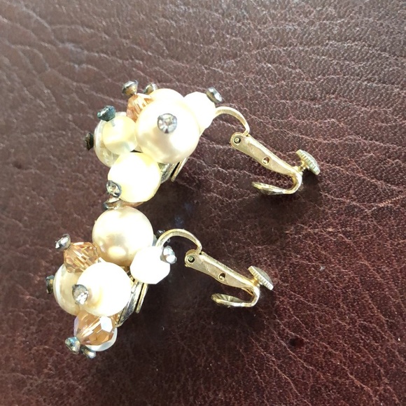 Vintage Vendome clip on crystal and faux pearl earrings mid century OS - Picture 5 of 6